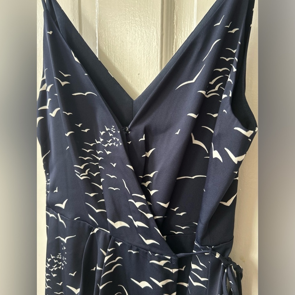 NWT BCBGeneration Wrap Dress in Sz 6 Navy with Bird Print - Picture 5 of 11